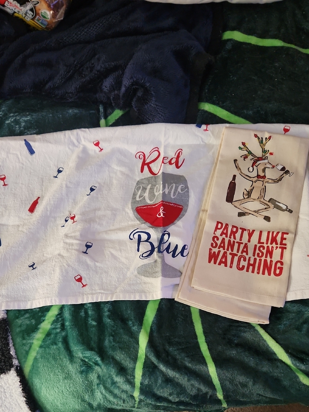 Mainstays White Kitchen Towel with Red and Blue Accents